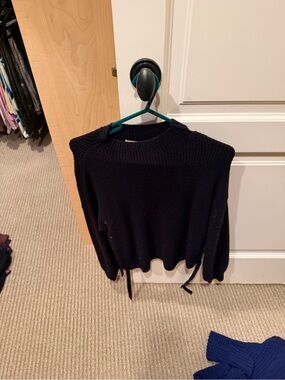 Black Women's Crewneck Knit Sweater